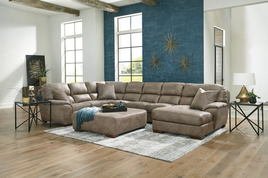 Royce - Sectional With Cocktail Ottoman