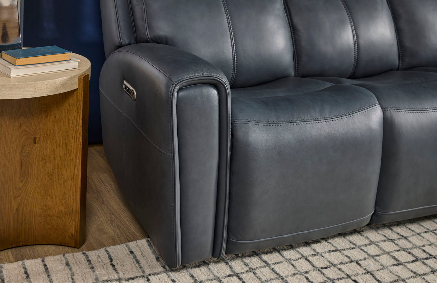 Warren - Power Reclining Sofa With Console, Power Headrest & Lumbar - Black