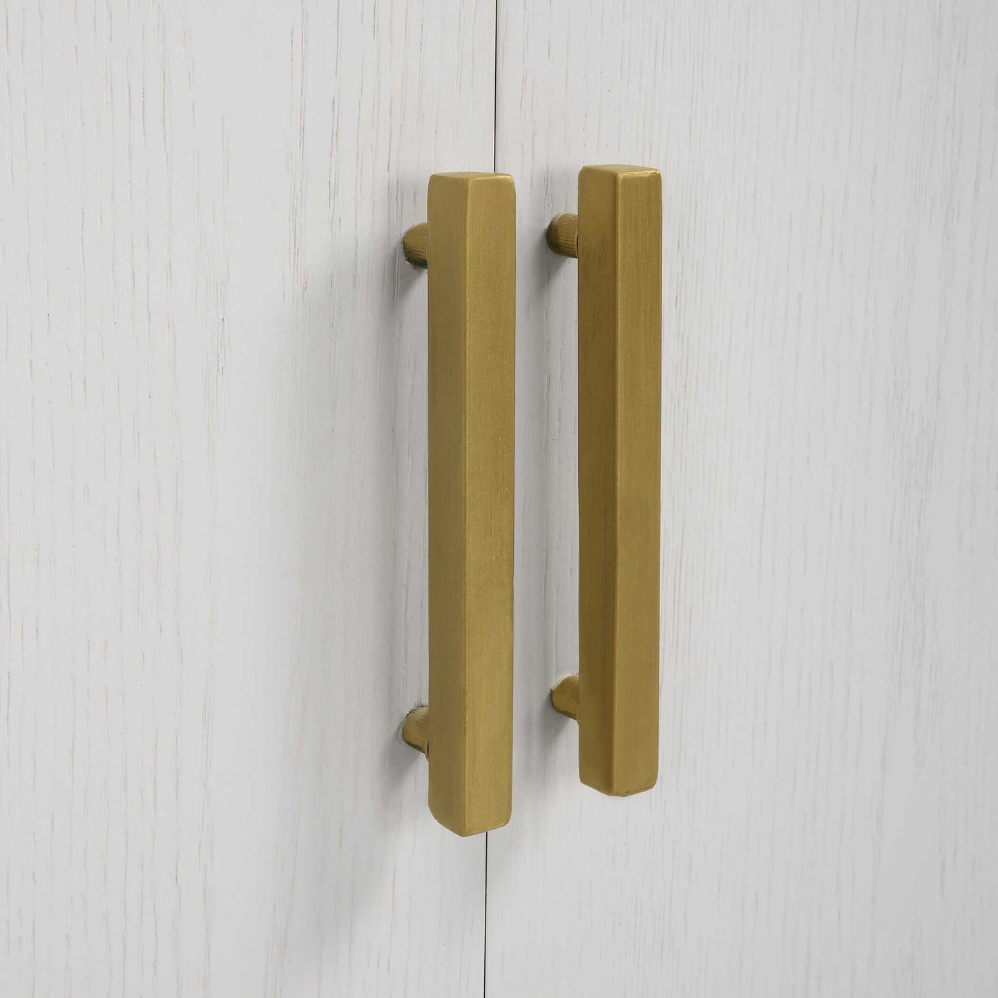 Front Range - 2 Door Cabinet - White