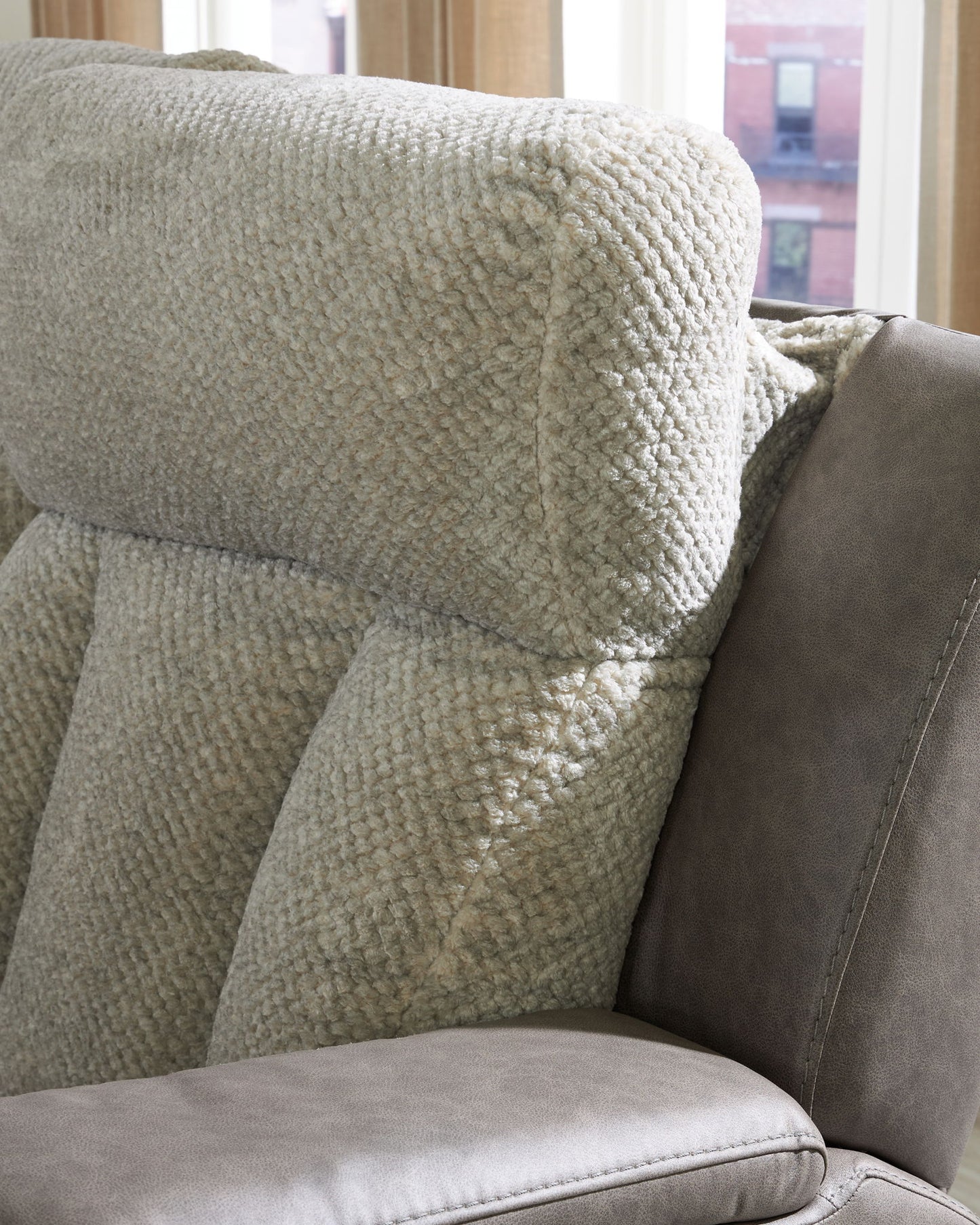 WhipLash - Power Recliner With Adj Headrest - Sisal