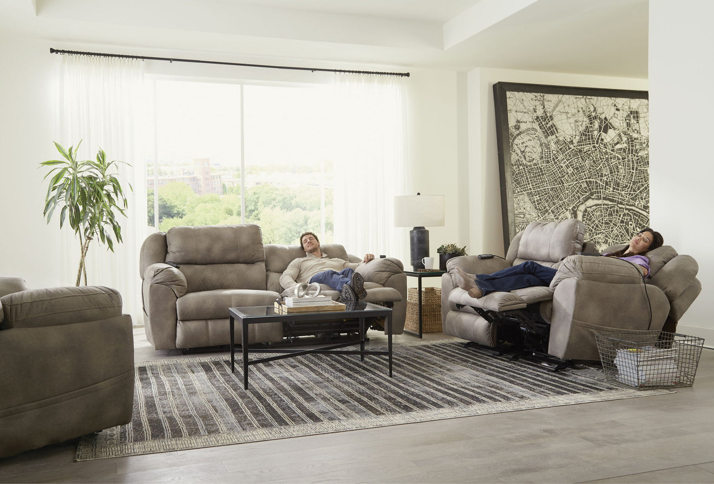 Flynn - Power Lay Flat Recliner With Power Adjustable Headrest & Lumbar And Dual Heat & Massage - Fig