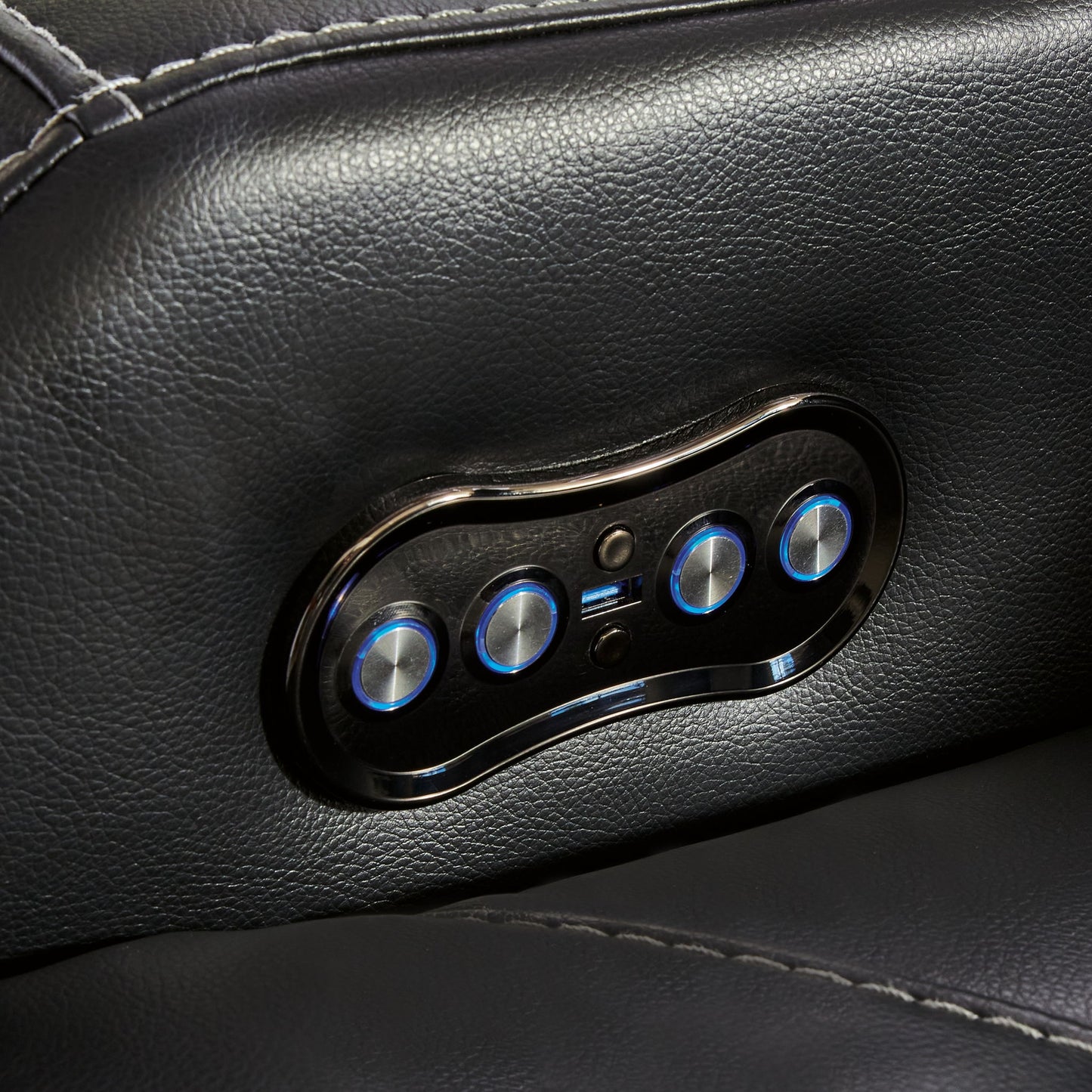 Caveman Den - Power Reclining Loveseat with Console/ Adj Hdrst - Midnight