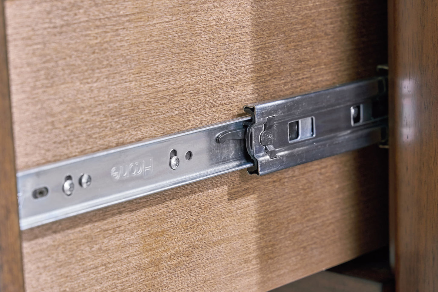 Lyncott - Dresser - Brown