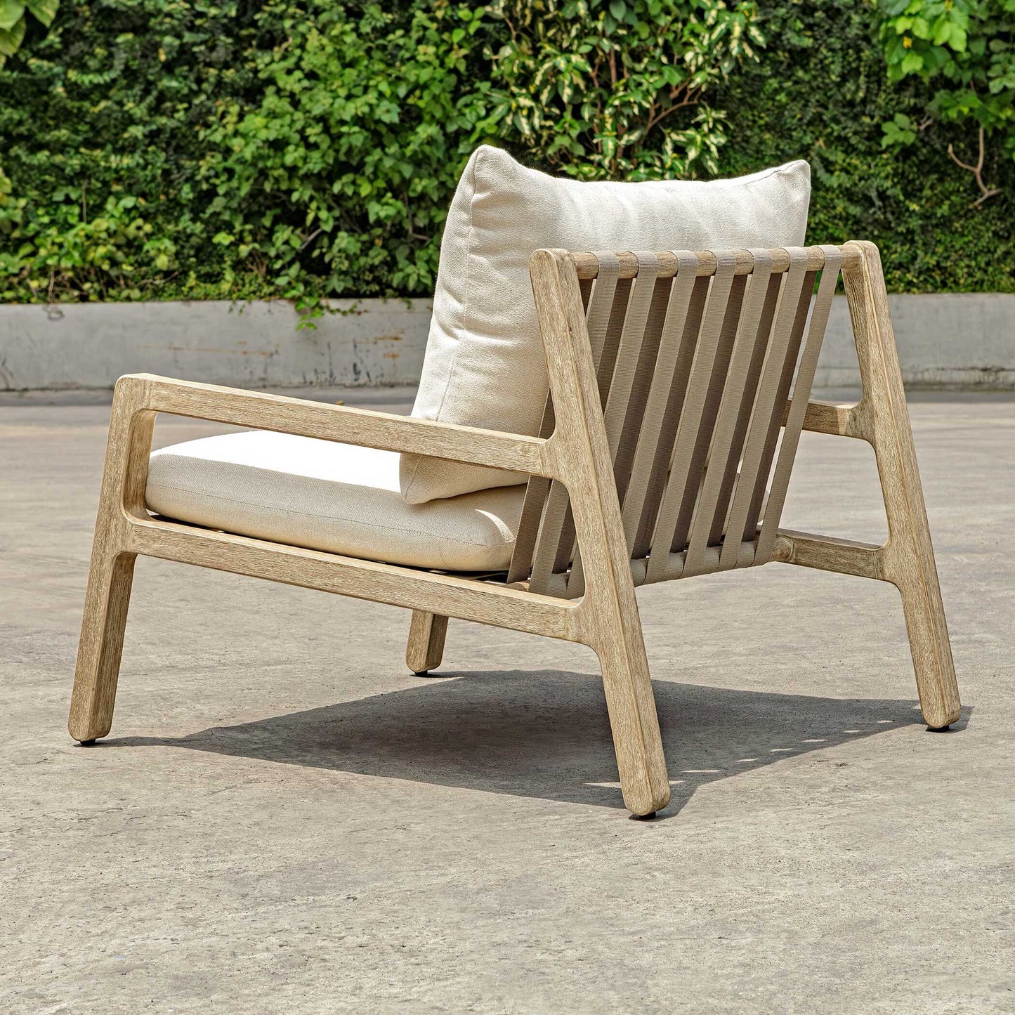 Strapped - Outdoor Lounge Chair - Light Brown / Pearl Silver