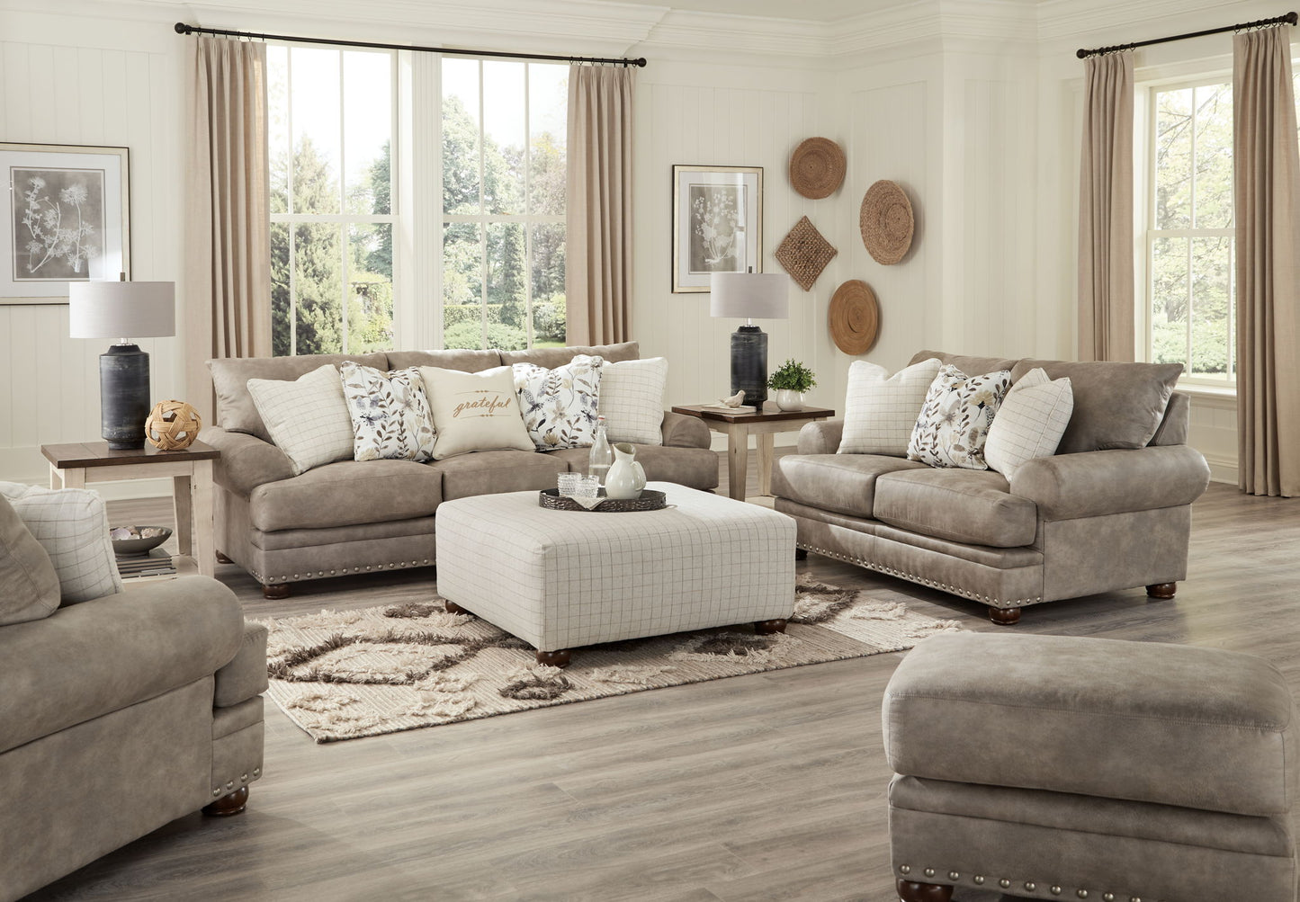 Briarcliff - Sofa - Pebble