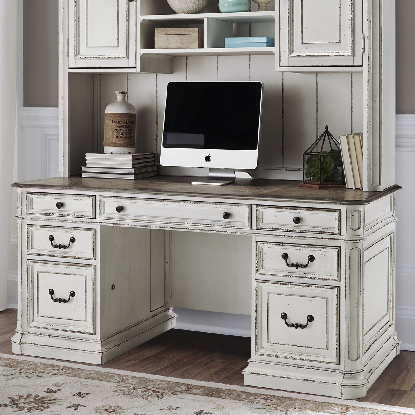 Magnolia Manor - Credenza - White